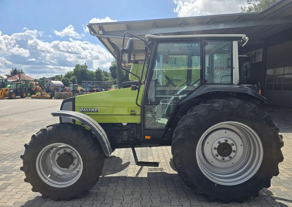 Valtra 800 - Traktori: kuva Valtra 800 - Traktori Valtra 800 - Traktori: kuva Valtra 800 - Traktori