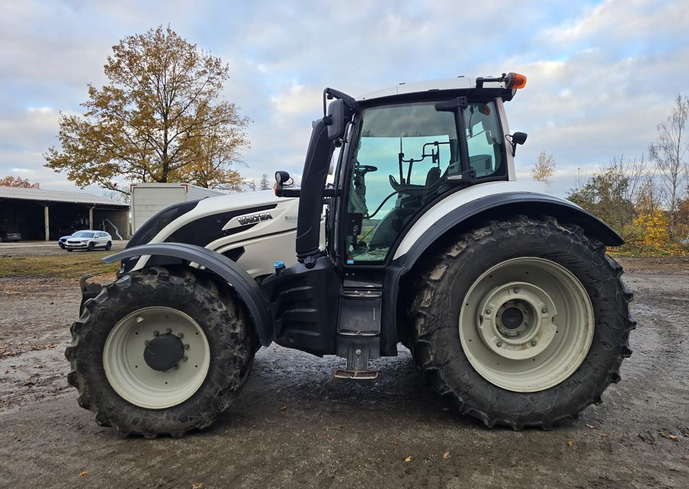 Valtra T 174S - Traktori: kuva Valtra T 174S - Traktori Valtra T 174S - Traktori: kuva Valtra T 174S - Traktori
