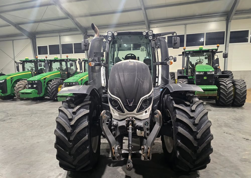 Valtra T 174S - Traktori: kuva Valtra T 174S - Traktori Valtra T 174S - Traktori: kuva Valtra T 174S - Traktori
