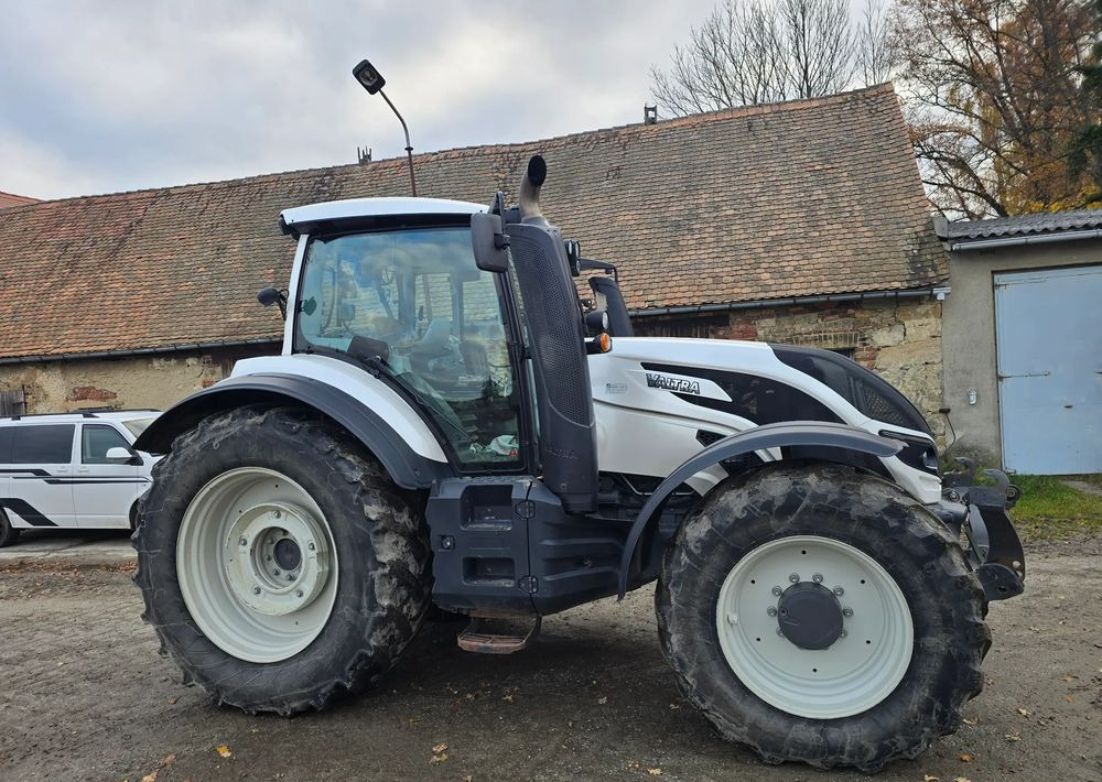 Valtra T 174S - Traktori: kuva Valtra T 174S - Traktori Valtra T 174S - Traktori: kuva Valtra T 174S - Traktori