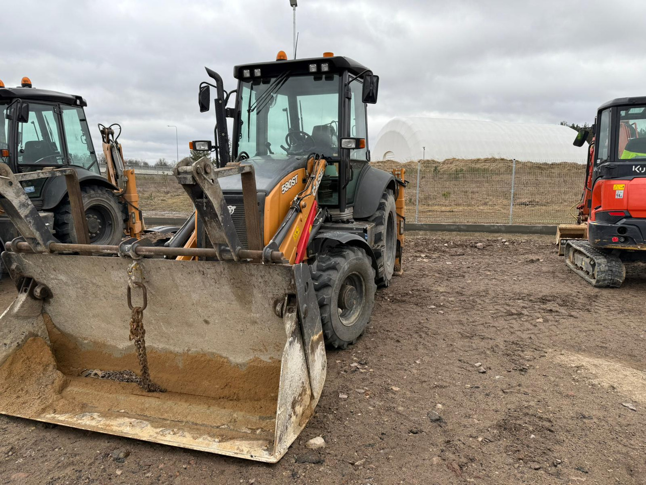 CASE 580 ST - Kaivuri-trukki: kuva CASE 580 ST - Kaivuri-trukki CASE 580 ST - Kaivuri-trukki: kuva CASE 580 ST - Kaivuri-trukki