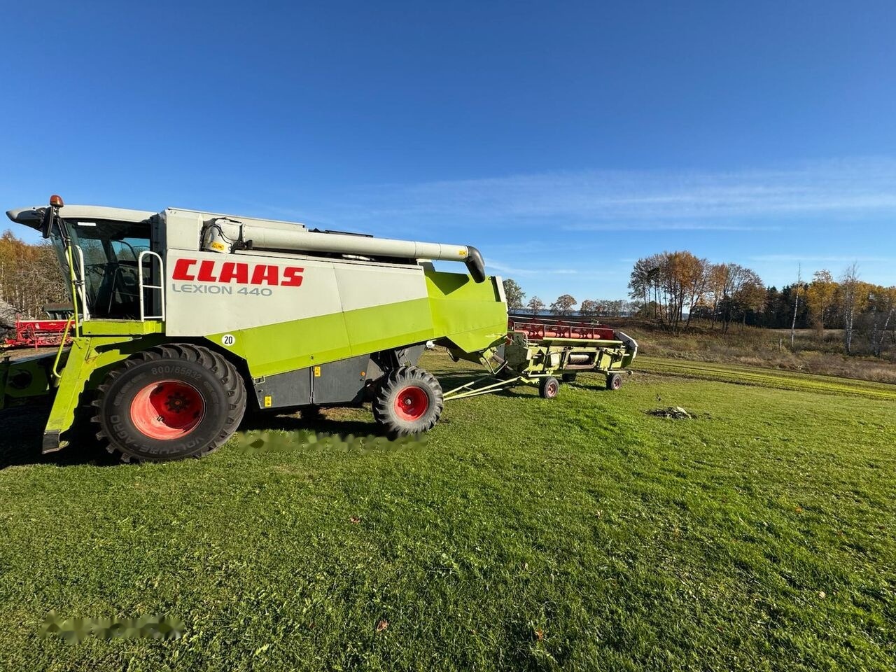 Claas Lexion 440 - Leikkuupuimuri: kuva Claas Lexion 440 - Leikkuupuimuri Claas Lexion 440 - Leikkuupuimuri: kuva Claas Lexion 440 - Leikkuupuimuri