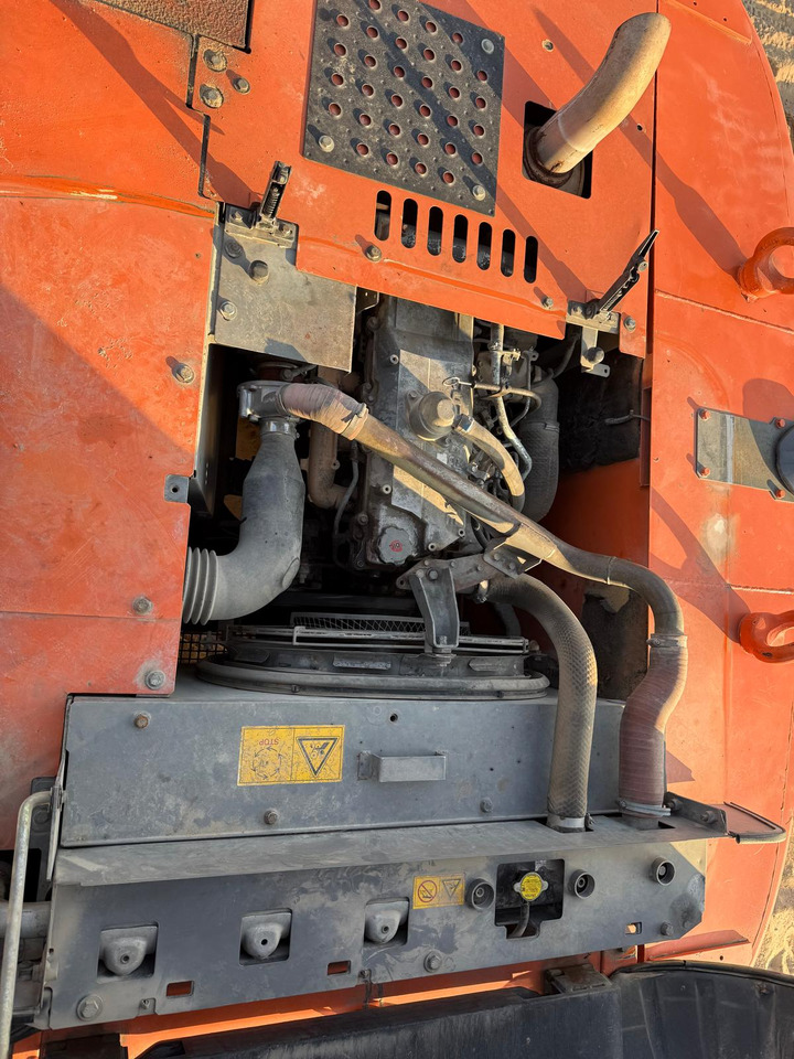 HITACHI ZX250LC-3 - Telakaivukone: kuva HITACHI ZX250LC-3 - Telakaivukone HITACHI ZX250LC-3 - Telakaivukone: kuva HITACHI ZX250LC-3 - Telakaivukone