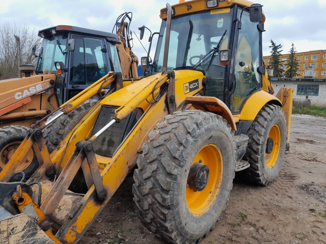 JCB 4CX - Kaivuri-trukki: kuva JCB 4CX - Kaivuri-trukki JCB 4CX - Kaivuri-trukki: kuva JCB 4CX - Kaivuri-trukki