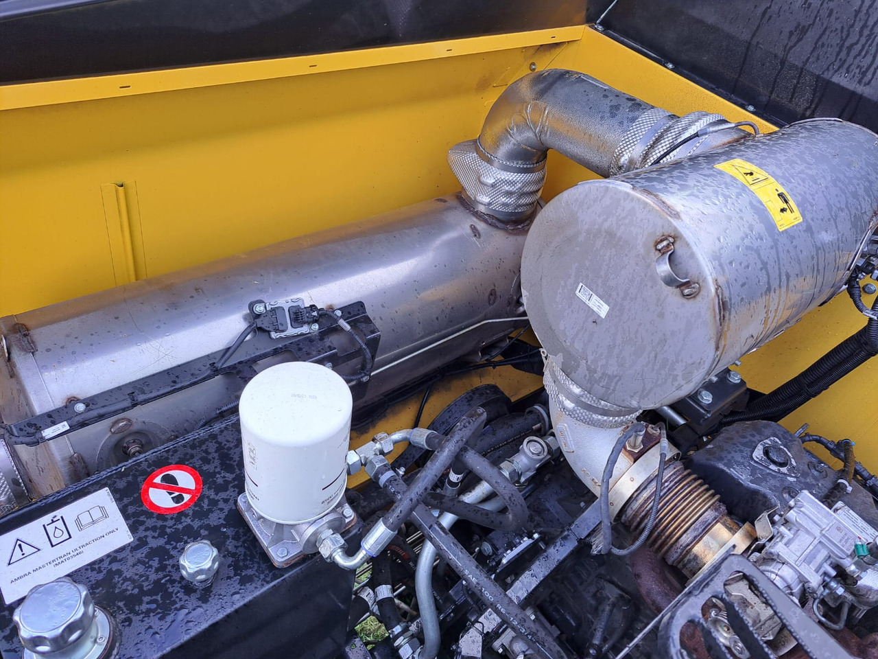 NEW HOLLAND TC 5.90 - Leikkuupuimuri: kuva NEW HOLLAND TC 5.90 - Leikkuupuimuri NEW HOLLAND TC 5.90 - Leikkuupuimuri: kuva NEW HOLLAND TC 5.90 - Leikkuupuimuri