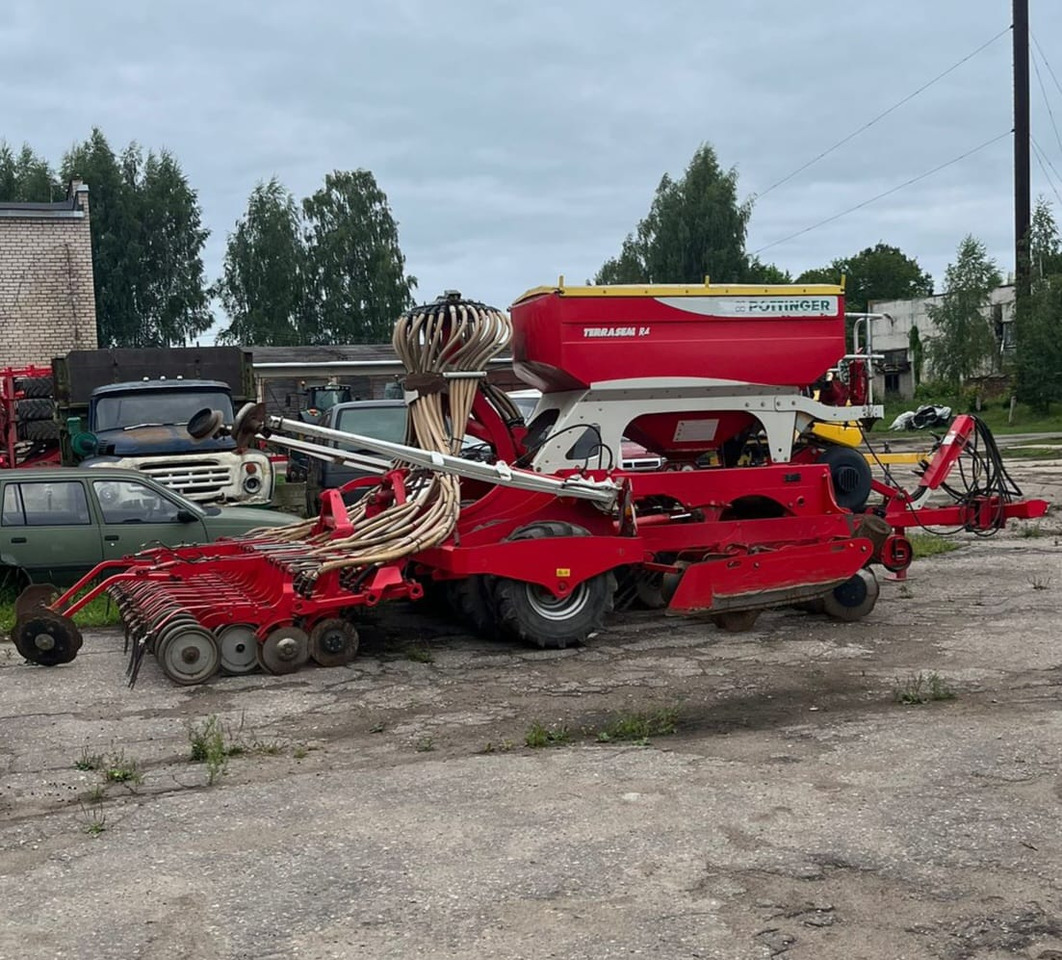 Pottinger Terrasem Artis R4 - Kylvölannoitin: kuva Pottinger Terrasem Artis R4 - Kylvölannoitin Pottinger Terrasem Artis R4 - Kylvölannoitin: kuva Pottinger Terrasem Artis R4 - Kylvölannoitin