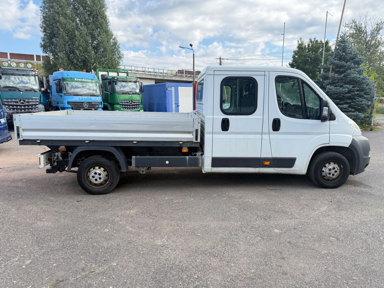 Citroën Jumper Pritsche HDi 130 FAP - Avolava pakettiauto, Jatko-ohjaamo kevyt kuorma-auto: kuva Citroën Jumper Pritsche HDi 130 FAP - Avolava pakettiauto, Jatko-ohjaamo kevyt kuorma-auto Citroën Jumper Pritsche HDi 130 FAP - Avolava pakettiauto, Jatko-ohjaamo kevyt kuorma-auto: kuva Citroën Jumper Pritsche HDi 130 FAP - Avolava pakettiauto, Jatko-ohjaamo kevyt kuorma-auto