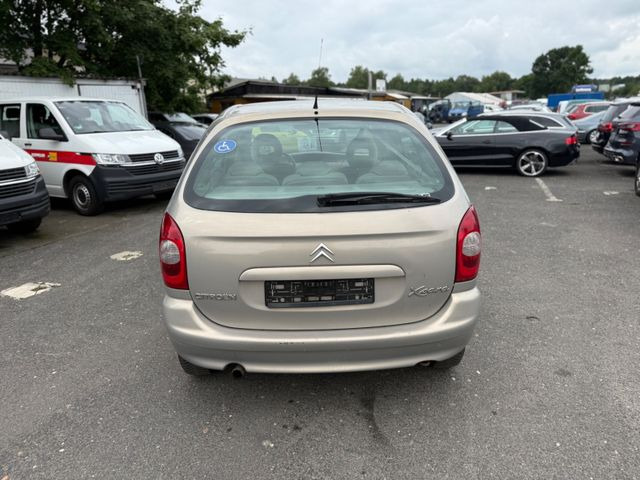 Citroën Xsara Picasso 1.8 16V Exclusive - Sedan: kuva Citroën Xsara Picasso 1.8 16V Exclusive - Sedan Citroën Xsara Picasso 1.8 16V Exclusive - Sedan: kuva Citroën Xsara Picasso 1.8 16V Exclusive - Sedan