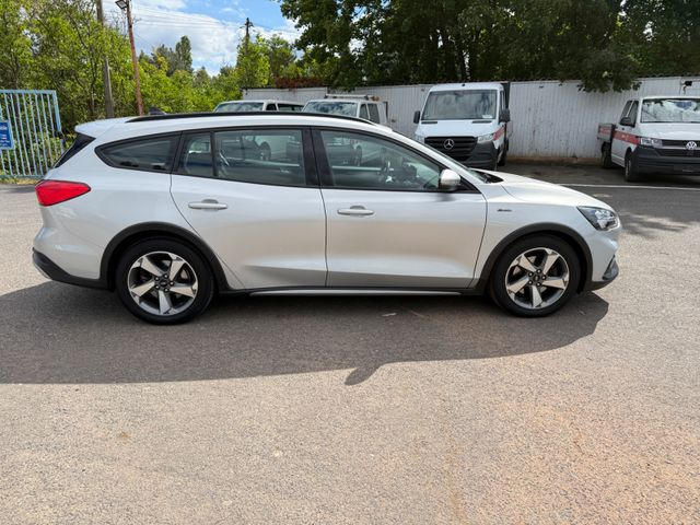 Ford Focus Turnier Active - Farmari: kuva Ford Focus Turnier Active - Farmari Ford Focus Turnier Active - Farmari: kuva Ford Focus Turnier Active - Farmari