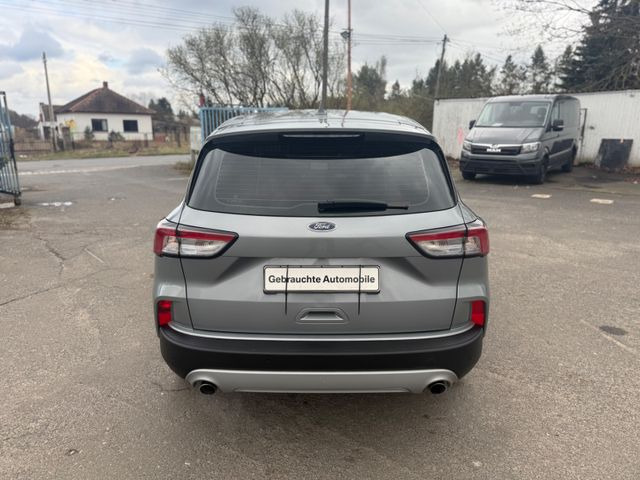 Ford Kuga Trend - Sedan: kuva Ford Kuga Trend - Sedan Ford Kuga Trend - Sedan: kuva Ford Kuga Trend - Sedan