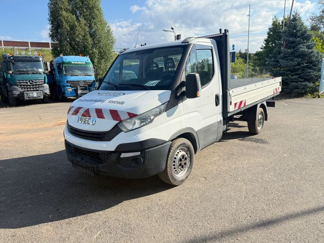 Iveco Daily 35 S 12 - Avolava pakettiauto: kuva Iveco Daily 35 S 12 - Avolava pakettiauto Iveco Daily 35 S 12 - Avolava pakettiauto: kuva Iveco Daily 35 S 12 - Avolava pakettiauto