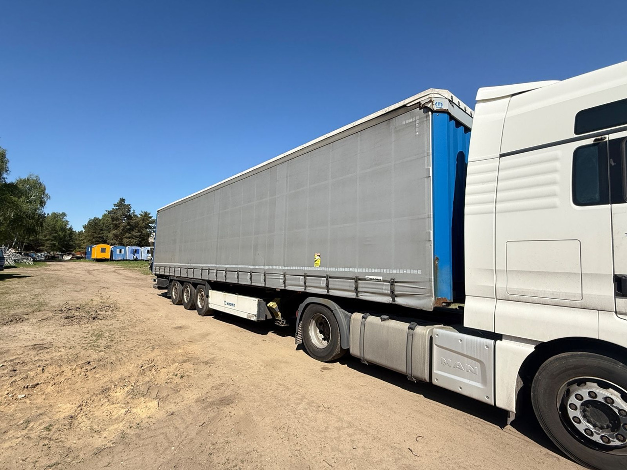 Krone SD mit Ladebordwand - Pressukapellipuoliperävaunu: kuva Krone SD mit Ladebordwand - Pressukapellipuoliperävaunu Krone SD mit Ladebordwand - Pressukapellipuoliperävaunu: kuva Krone SD mit Ladebordwand - Pressukapellipuoliperävaunu