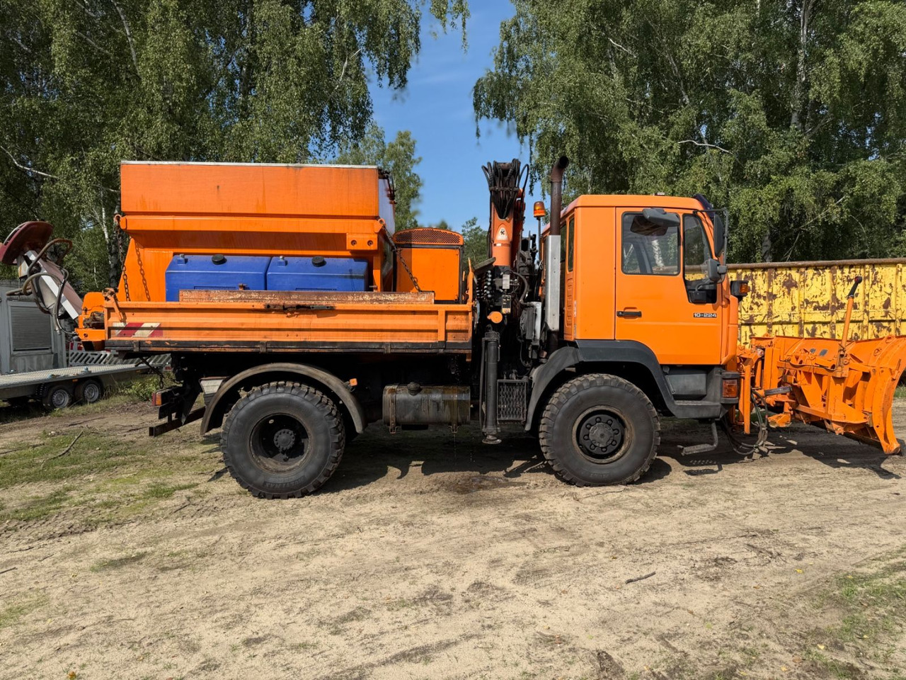 MAN 10.224 Atlas Kran Salzstreuer 4X4 - Kippiauto kuorma-auto, Nosturiauto: kuva MAN 10.224 Atlas Kran Salzstreuer 4X4 - Kippiauto kuorma-auto, Nosturiauto MAN 10.224 Atlas Kran Salzstreuer 4X4 - Kippiauto kuorma-auto, Nosturiauto: kuva MAN 10.224 Atlas Kran Salzstreuer 4X4 - Kippiauto kuorma-auto, Nosturiauto