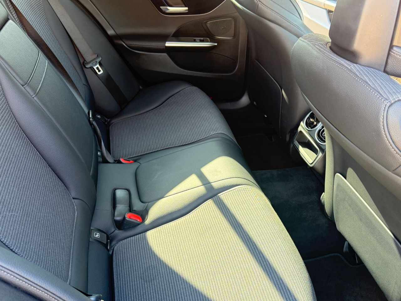 Farmari Mercedes-Benz C 220 C -Klasse T-Modell C 220 T d: kuva Farmari Mercedes-Benz C 220 C -Klasse T-Modell C 220 T d Farmari Mercedes-Benz C 220 C -Klasse T-Modell C 220 T d: kuva Farmari Mercedes-Benz C 220 C -Klasse T-Modell C 220 T d