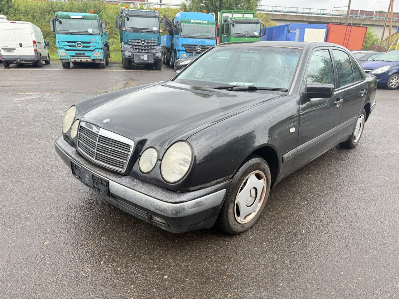 Mercedes-Benz E 200 - Sedan: kuva Mercedes-Benz E 200 - Sedan Mercedes-Benz E 200 - Sedan: kuva Mercedes-Benz E 200 - Sedan