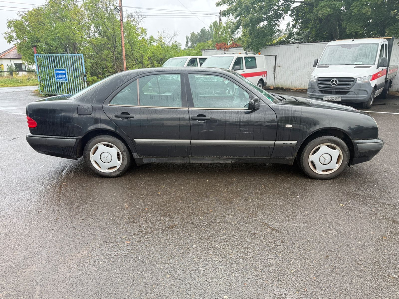 Mercedes-Benz E 200 - Sedan: kuva Mercedes-Benz E 200 - Sedan Mercedes-Benz E 200 - Sedan: kuva Mercedes-Benz E 200 - Sedan
