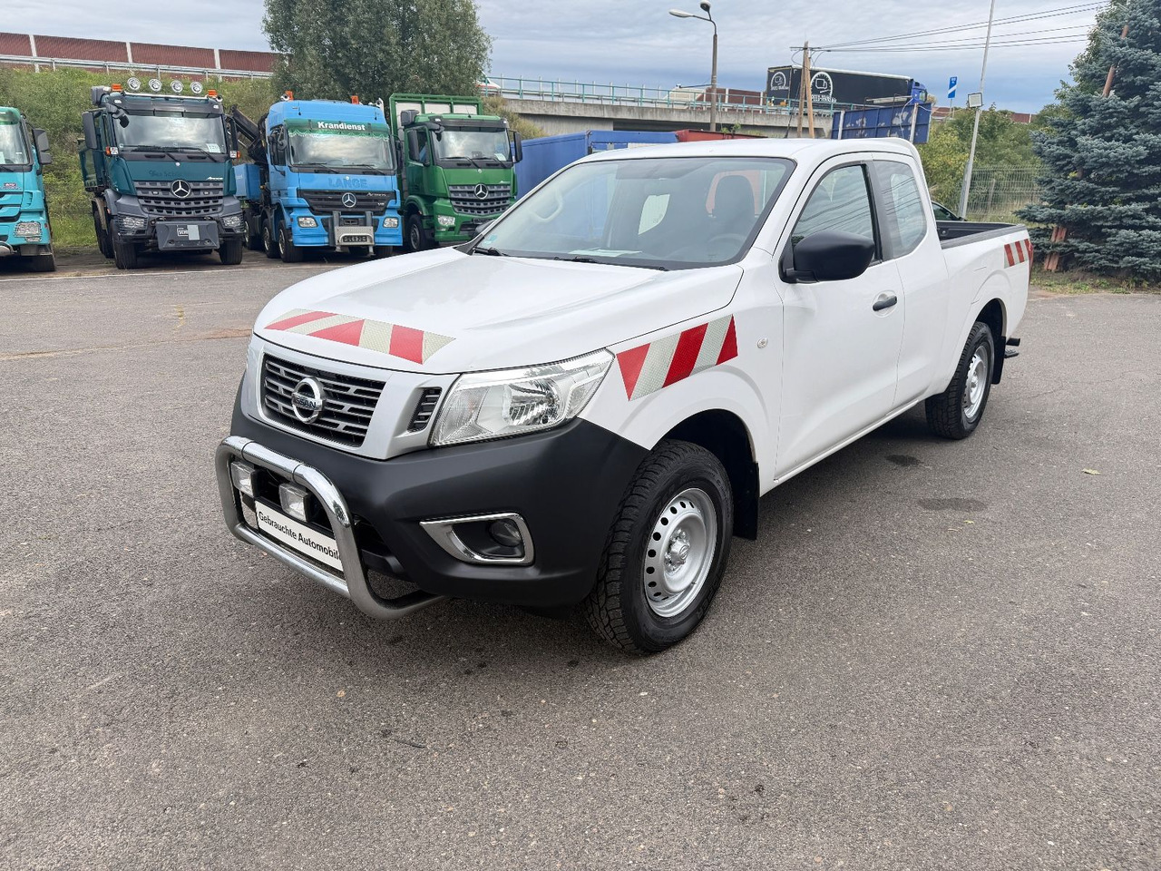 Nissan Navara NP300 Visia King Cab 4x4 - Maasturi/ Katumaasturi: kuva Nissan Navara NP300 Visia King Cab 4x4 - Maasturi/ Katumaasturi Nissan Navara NP300 Visia King Cab 4x4 - Maasturi/ Katumaasturi: kuva Nissan Navara NP300 Visia King Cab 4x4 - Maasturi/ Katumaasturi