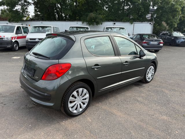 Peugeot 207 Sport Automatik - Sedan: kuva Peugeot 207 Sport Automatik - Sedan Peugeot 207 Sport Automatik - Sedan: kuva Peugeot 207 Sport Automatik - Sedan