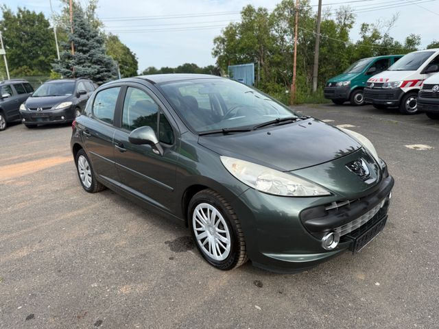 Peugeot 207 Sport Automatik - Sedan: kuva Peugeot 207 Sport Automatik - Sedan Peugeot 207 Sport Automatik - Sedan: kuva Peugeot 207 Sport Automatik - Sedan