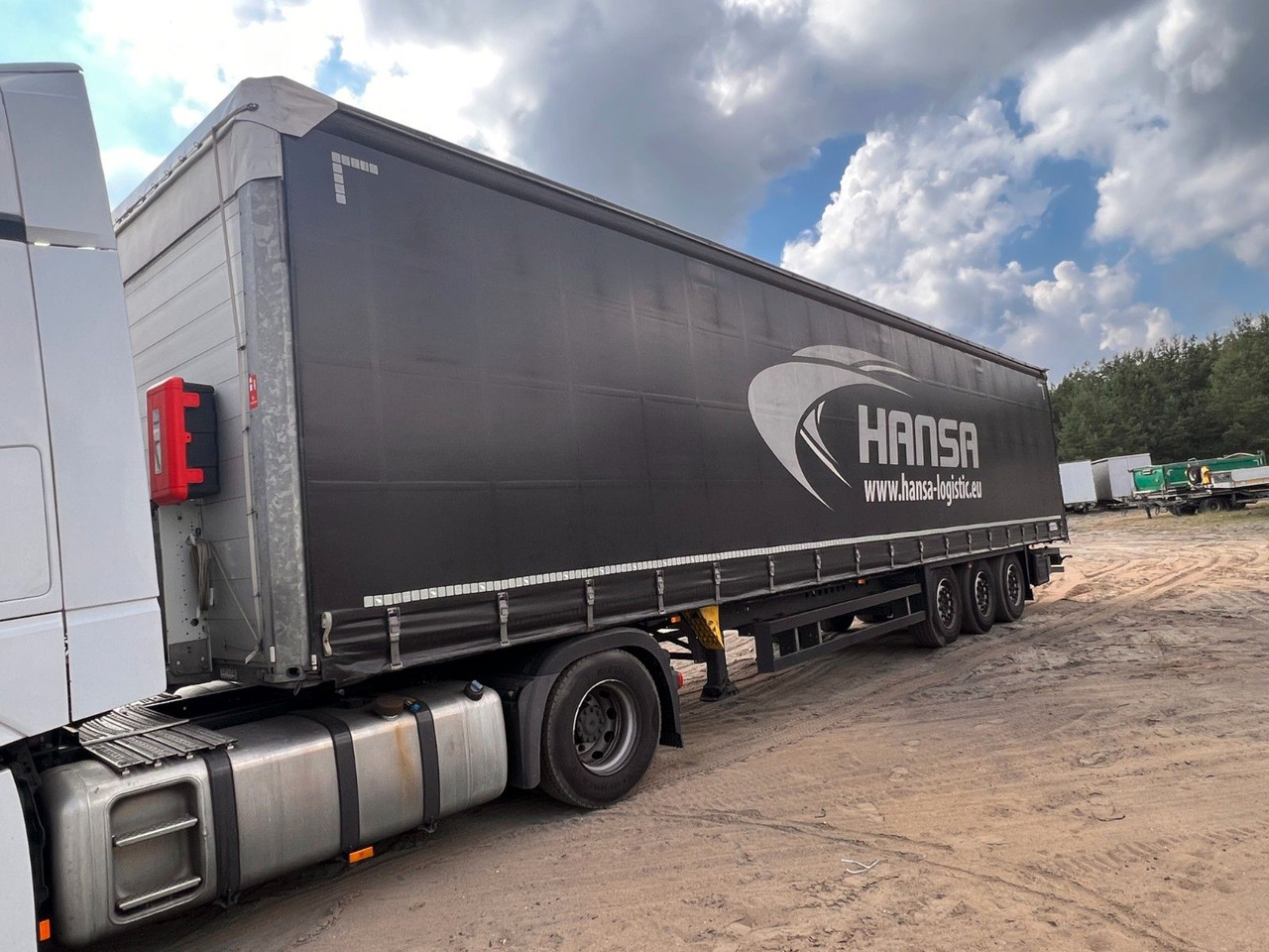 Schmitz Cargobull SCB S3T - Pressukapellipuoliperävaunu: kuva Schmitz Cargobull SCB S3T - Pressukapellipuoliperävaunu Schmitz Cargobull SCB S3T - Pressukapellipuoliperävaunu: kuva Schmitz Cargobull SCB S3T - Pressukapellipuoliperävaunu