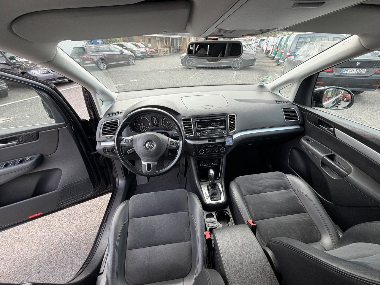 Pikkubussi Volkswagen Sharan Highline BMT: kuva Pikkubussi Volkswagen Sharan Highline BMT Pikkubussi Volkswagen Sharan Highline BMT: kuva Pikkubussi Volkswagen Sharan Highline BMT