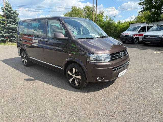 Volkswagen T5 Multivan Highline - Pikkubussi: kuva Volkswagen T5 Multivan Highline - Pikkubussi Volkswagen T5 Multivan Highline - Pikkubussi: kuva Volkswagen T5 Multivan Highline - Pikkubussi