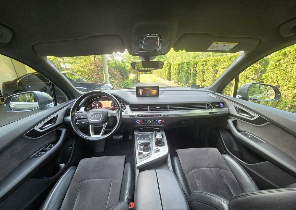 Audi Q7 - Maasturi/ Katumaasturi: kuva Audi Q7 - Maasturi/ Katumaasturi Audi Q7 - Maasturi/ Katumaasturi: kuva Audi Q7 - Maasturi/ Katumaasturi