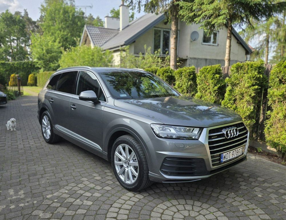 Audi Q7 - Maasturi/ Katumaasturi: kuva Audi Q7 - Maasturi/ Katumaasturi Audi Q7 - Maasturi/ Katumaasturi: kuva Audi Q7 - Maasturi/ Katumaasturi