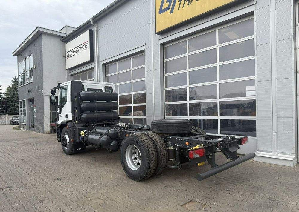 Iveco EuroCargo CNG - Konttialus/ Vaihtokuormatilat kuorma-auto: kuva Iveco EuroCargo CNG - Konttialus/ Vaihtokuormatilat kuorma-auto Iveco EuroCargo CNG - Konttialus/ Vaihtokuormatilat kuorma-auto: kuva Iveco EuroCargo CNG - Konttialus/ Vaihtokuormatilat kuorma-auto