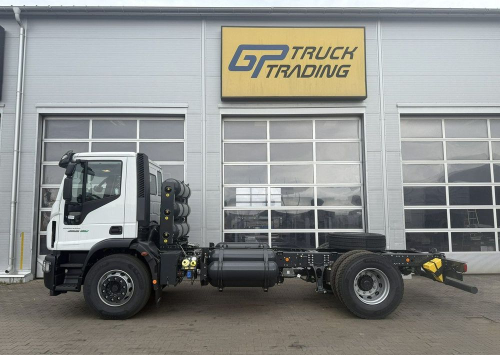 Iveco EuroCargo CNG - Konttialus/ Vaihtokuormatilat kuorma-auto: kuva Iveco EuroCargo CNG - Konttialus/ Vaihtokuormatilat kuorma-auto Iveco EuroCargo CNG - Konttialus/ Vaihtokuormatilat kuorma-auto: kuva Iveco EuroCargo CNG - Konttialus/ Vaihtokuormatilat kuorma-auto