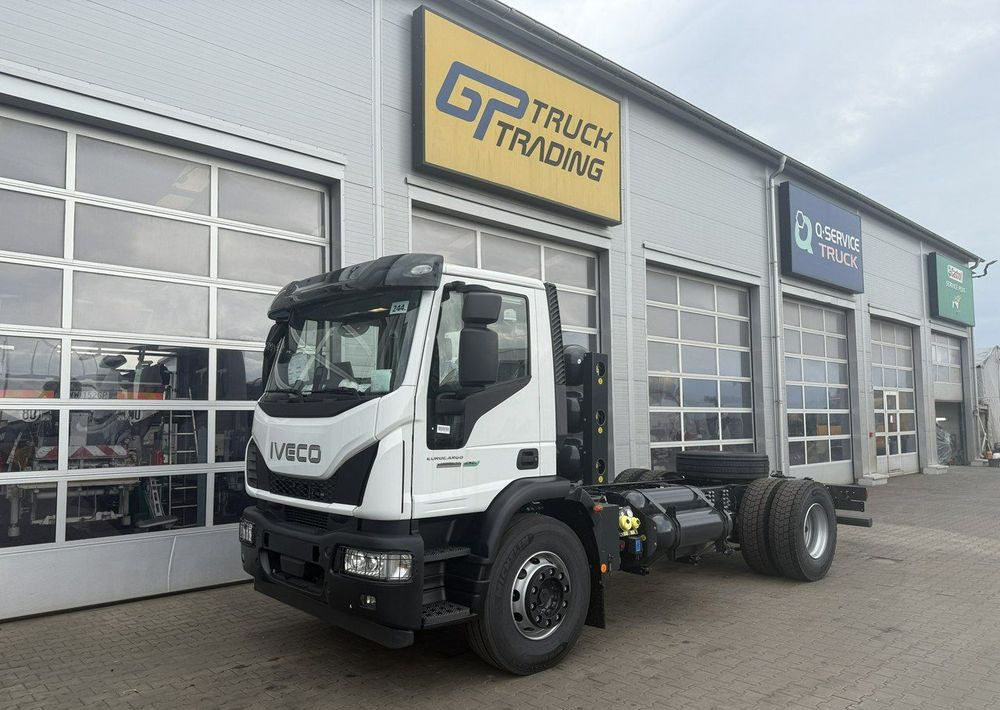 Iveco EuroCargo CNG - Konttialus/ Vaihtokuormatilat kuorma-auto: kuva Iveco EuroCargo CNG - Konttialus/ Vaihtokuormatilat kuorma-auto Iveco EuroCargo CNG - Konttialus/ Vaihtokuormatilat kuorma-auto: kuva Iveco EuroCargo CNG - Konttialus/ Vaihtokuormatilat kuorma-auto