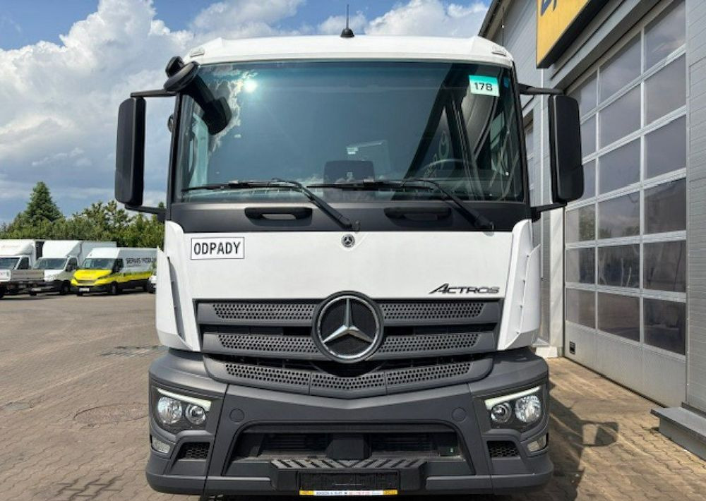Mercedes-Benz Actros - Roska-auto: kuva  Mercedes-Benz Actros - Roska-auto Mercedes-Benz Actros - Roska-auto: kuva  Mercedes-Benz Actros - Roska-auto