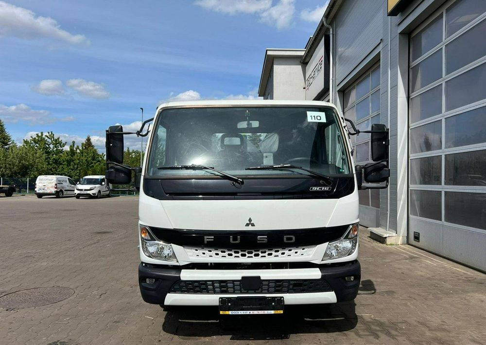 Mitsubishi Fuso - Koukkulava kuorma-auto: kuva Mitsubishi Fuso - Koukkulava kuorma-auto Mitsubishi Fuso - Koukkulava kuorma-auto: kuva Mitsubishi Fuso - Koukkulava kuorma-auto
