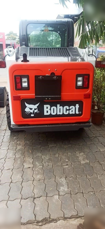 BOBCAT S450 - Liukuohjattu kuormaaja: kuva BOBCAT S450 - Liukuohjattu kuormaaja BOBCAT S450 - Liukuohjattu kuormaaja: kuva BOBCAT S450 - Liukuohjattu kuormaaja