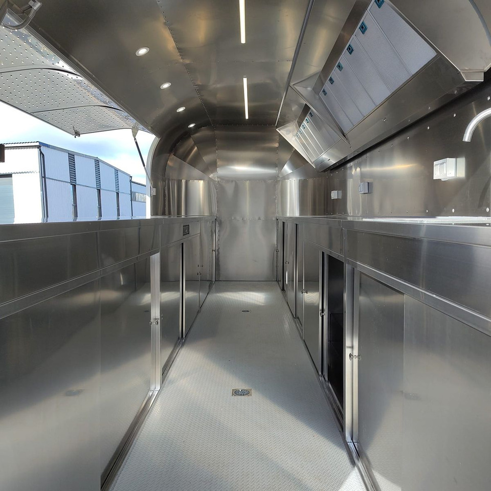Esselmann Delistar Foodtruck 6000 ähn. Airstream - Myyntivaunu: kuva Esselmann Delistar Foodtruck 6000 ähn. Airstream - Myyntivaunu Esselmann Delistar Foodtruck 6000 ähn. Airstream - Myyntivaunu: kuva Esselmann Delistar Foodtruck 6000 ähn. Airstream - Myyntivaunu