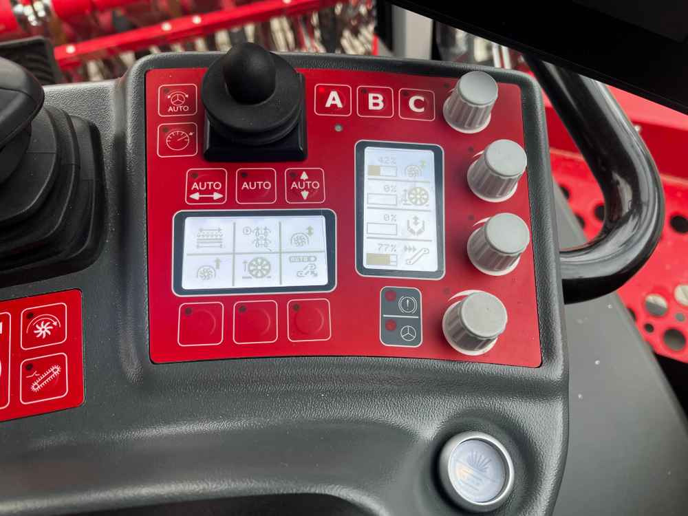 Grimme REXOR 6300 Platinum - Juurikkaannostokone: kuva Grimme REXOR 6300 Platinum - Juurikkaannostokone Grimme REXOR 6300 Platinum - Juurikkaannostokone: kuva Grimme REXOR 6300 Platinum - Juurikkaannostokone