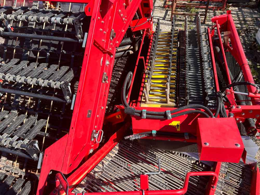 Grimme SE 260 UB - Perunannostokone: kuva Grimme SE 260 UB - Perunannostokone Grimme SE 260 UB - Perunannostokone: kuva Grimme SE 260 UB - Perunannostokone