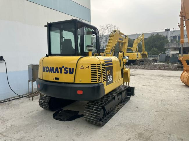 Komatsu PC56 - Minikuormaaja: kuva  Komatsu PC56 - Minikuormaaja Komatsu PC56 - Minikuormaaja: kuva  Komatsu PC56 - Minikuormaaja