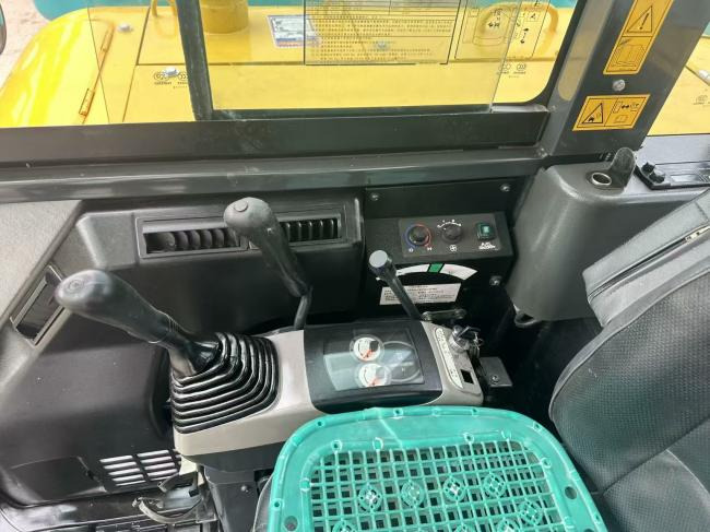 Komatsu PC56 - Minikuormaaja: kuva  Komatsu PC56 - Minikuormaaja Komatsu PC56 - Minikuormaaja: kuva  Komatsu PC56 - Minikuormaaja