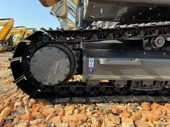 VOLVO EC240 - Telakaivukone: kuva  VOLVO EC240 - Telakaivukone VOLVO EC240 - Telakaivukone: kuva  VOLVO EC240 - Telakaivukone