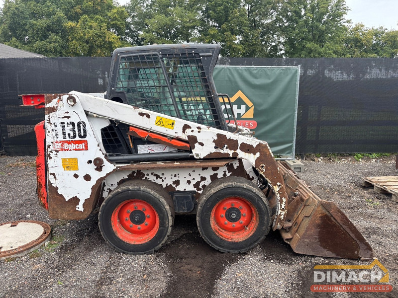 Bobcat S130 - Liukuohjattu kuormaaja: kuva Bobcat S130 - Liukuohjattu kuormaaja Bobcat S130 - Liukuohjattu kuormaaja: kuva Bobcat S130 - Liukuohjattu kuormaaja