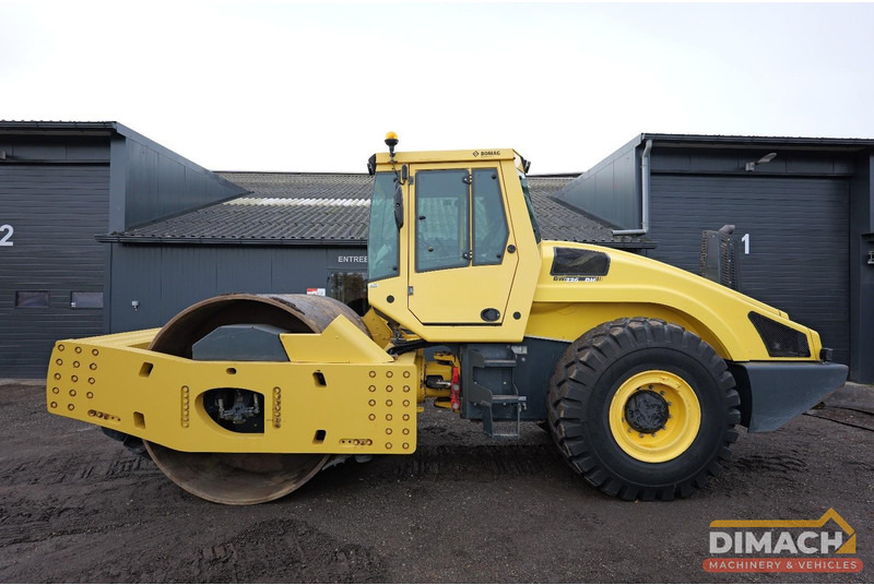 Bomag BW226 DH-4i BVC Trilrolwals - 27 ton - GPS pakket -TOP conditie - camera - Deutz 6 cil. - Jyrä: kuva Bomag BW226 DH-4i BVC Trilrolwals - 27 ton - GPS pakket -TOP conditie - camera - Deutz 6 cil. - Jyrä Bomag BW226 DH-4i BVC Trilrolwals - 27 ton - GPS pakket -TOP conditie - camera - Deutz 6 cil. - Jyrä: kuva Bomag BW226 DH-4i BVC Trilrolwals - 27 ton - GPS pakket -TOP conditie - camera - Deutz 6 cil. - Jyrä