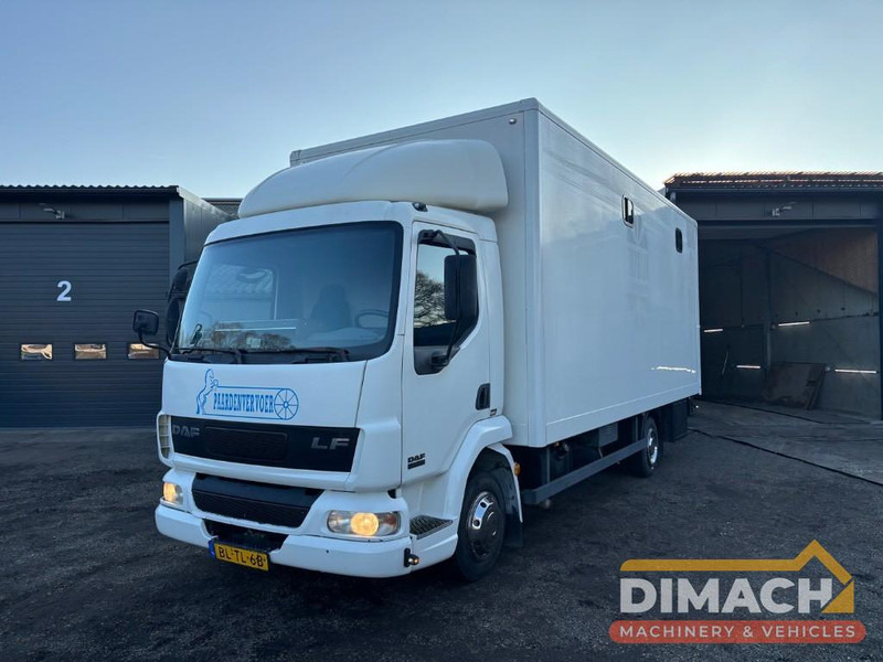 DAF FA LF45.150 4 paards, laadlift. Horsetruck NL truck - Hevosauto: kuva DAF FA LF45.150 4 paards, laadlift. Horsetruck NL truck - Hevosauto DAF FA LF45.150 4 paards, laadlift. Horsetruck NL truck - Hevosauto: kuva DAF FA LF45.150 4 paards, laadlift. Horsetruck NL truck - Hevosauto