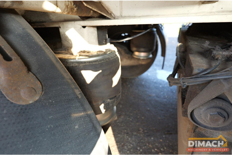 M.C. Machines MCM Cementdekvloeren oplegger 2 assen gestuurd - afstandbediening chape cement mortel screed mortart estrich concrete floors - Perävaunu: kuva M.C. Machines MCM Cementdekvloeren oplegger 2 assen gestuurd - afstandbediening chape cement mortel screed mortart estrich concrete floors - Perävaunu M.C. Machines MCM Cementdekvloeren oplegger 2 assen gestuurd - afstandbediening chape cement mortel screed mortart estrich concrete floors - Perävaunu: kuva M.C. Machines MCM Cementdekvloeren oplegger 2 assen gestuurd - afstandbediening chape cement mortel screed mortart estrich concrete floors - Perävaunu