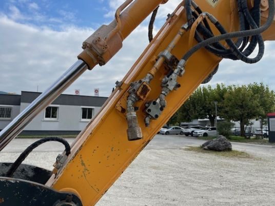 Hyundai R80 -9A - Telakaivukone: kuva Hyundai R80 -9A - Telakaivukone Hyundai R80 -9A - Telakaivukone: kuva Hyundai R80 -9A - Telakaivukone