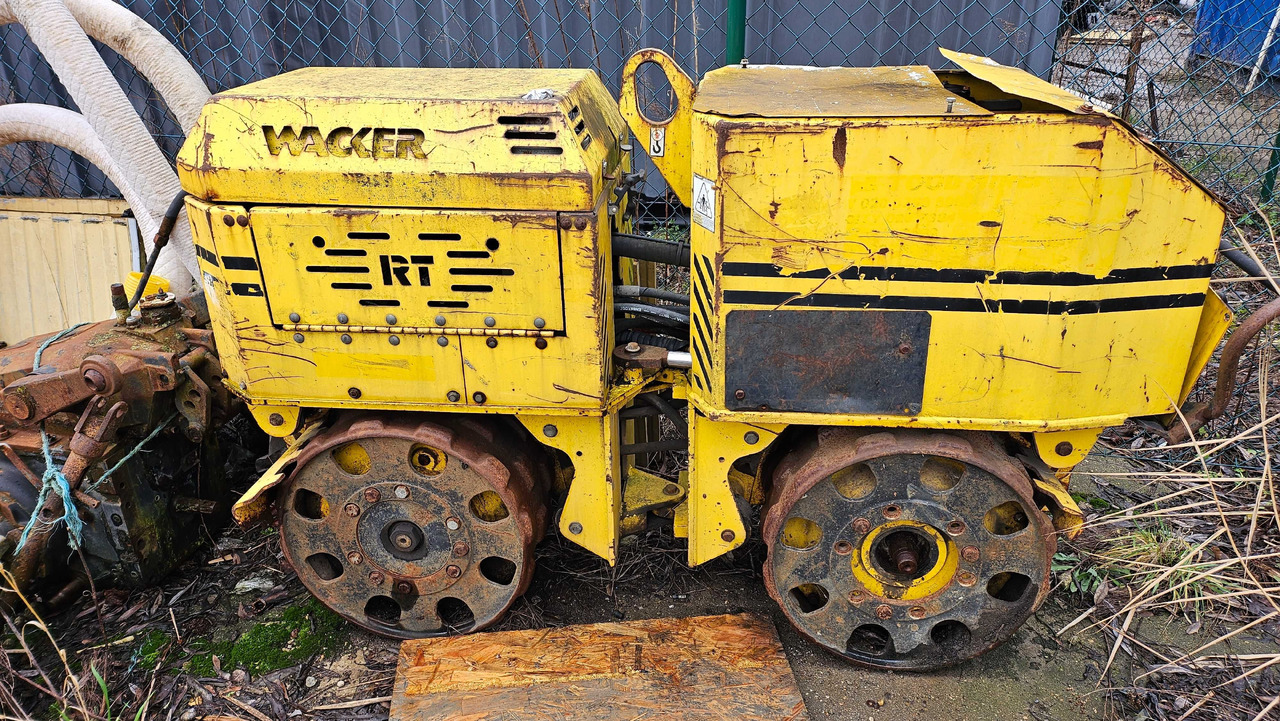 Walec WACKER RT820 silnik kręci ale nie odpala - Minijyrä: kuva Walec WACKER RT820 silnik kręci ale nie odpala - Minijyrä Walec WACKER RT820 silnik kręci ale nie odpala - Minijyrä: kuva Walec WACKER RT820 silnik kręci ale nie odpala - Minijyrä
