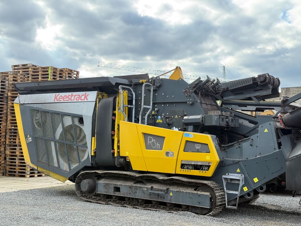 Leasing  KEESTRACK R3H Mobile Brecheranlage mit Siebmodul KEESTRACK R3H Mobile Brecheranlage mit Siebmodul: kuva Leasing  KEESTRACK R3H Mobile Brecheranlage mit Siebmodul KEESTRACK R3H Mobile Brecheranlage mit Siebmodul