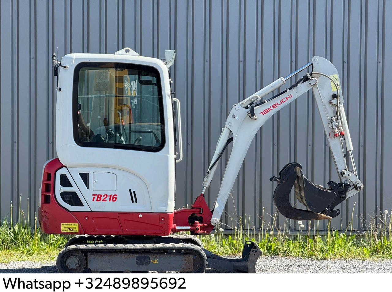 Takeuchi TB216 - Minikuormaaja: kuva Takeuchi TB216 - Minikuormaaja Takeuchi TB216 - Minikuormaaja: kuva Takeuchi TB216 - Minikuormaaja