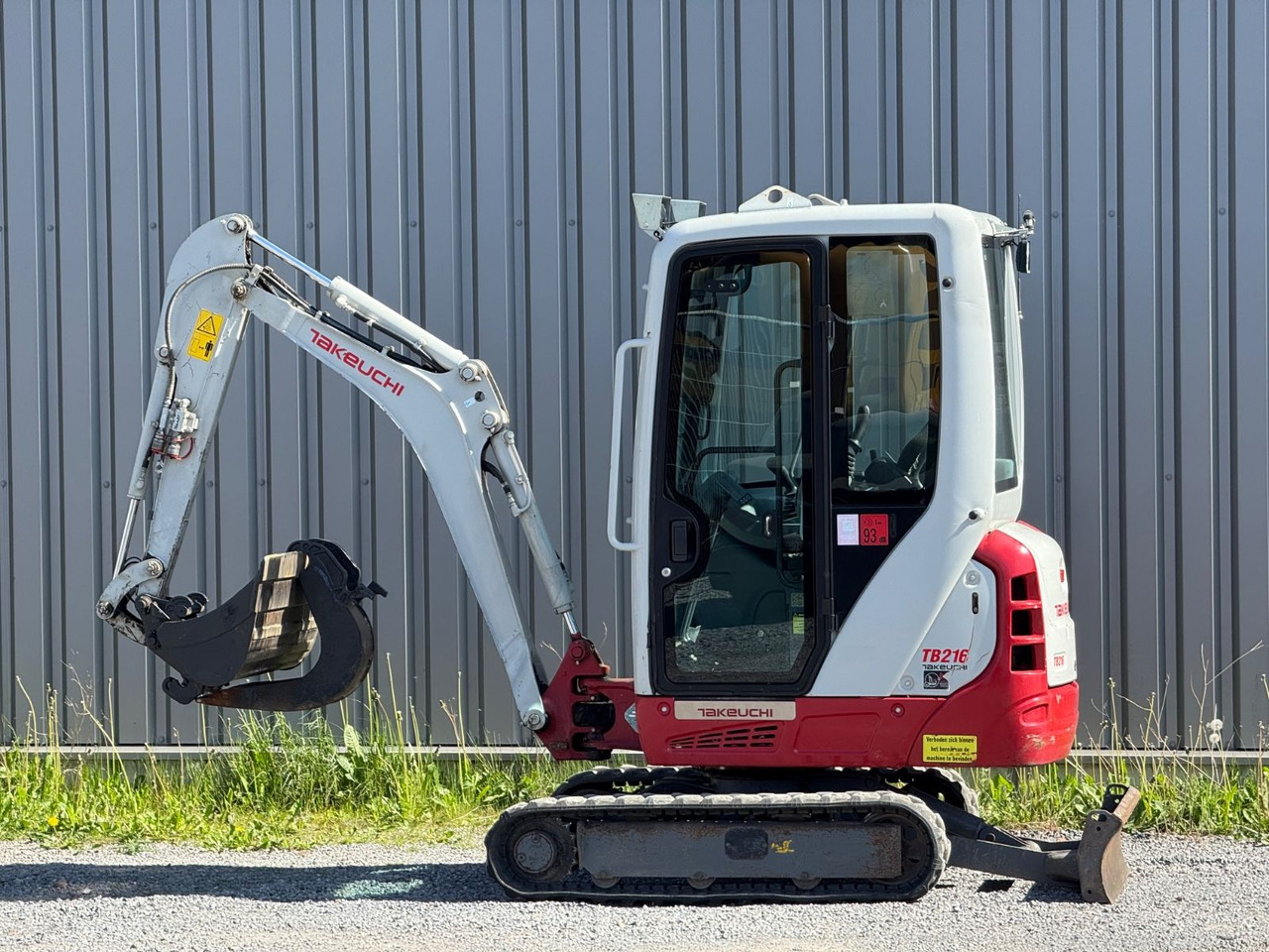 Takeuchi TB216 - Minikuormaaja: kuva Takeuchi TB216 - Minikuormaaja Takeuchi TB216 - Minikuormaaja: kuva Takeuchi TB216 - Minikuormaaja