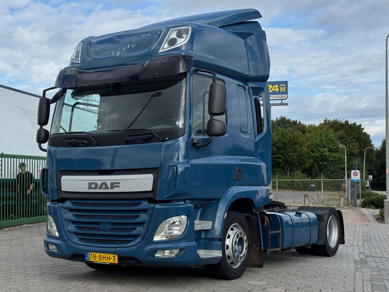 DAF CF 400 / Bj. 2016 / Euro 6 / Automaat - Vetopöytäauto: kuva DAF CF 400 / Bj. 2016 / Euro 6 / Automaat - Vetopöytäauto DAF CF 400 / Bj. 2016 / Euro 6 / Automaat - Vetopöytäauto: kuva DAF CF 400 / Bj. 2016 / Euro 6 / Automaat - Vetopöytäauto